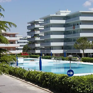 Valbella Con Piscina Apartment